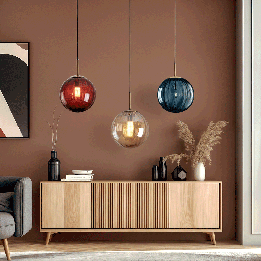 Glazen Bol Hanglamp met Warme Verlichting – Tijdloos Ontwerp voor Eetkamer en Slaapkamer