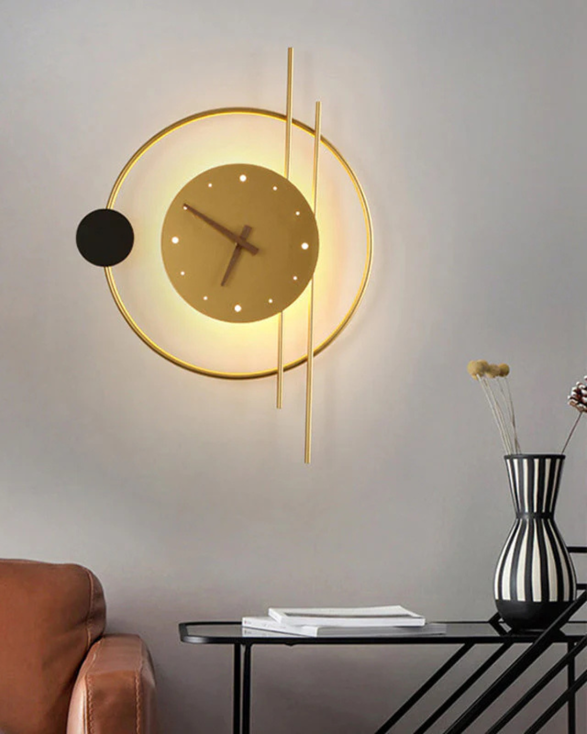 Éclipse Wandklok en Sfeerlamp – Minimalistisch Design in Goud of Zwart