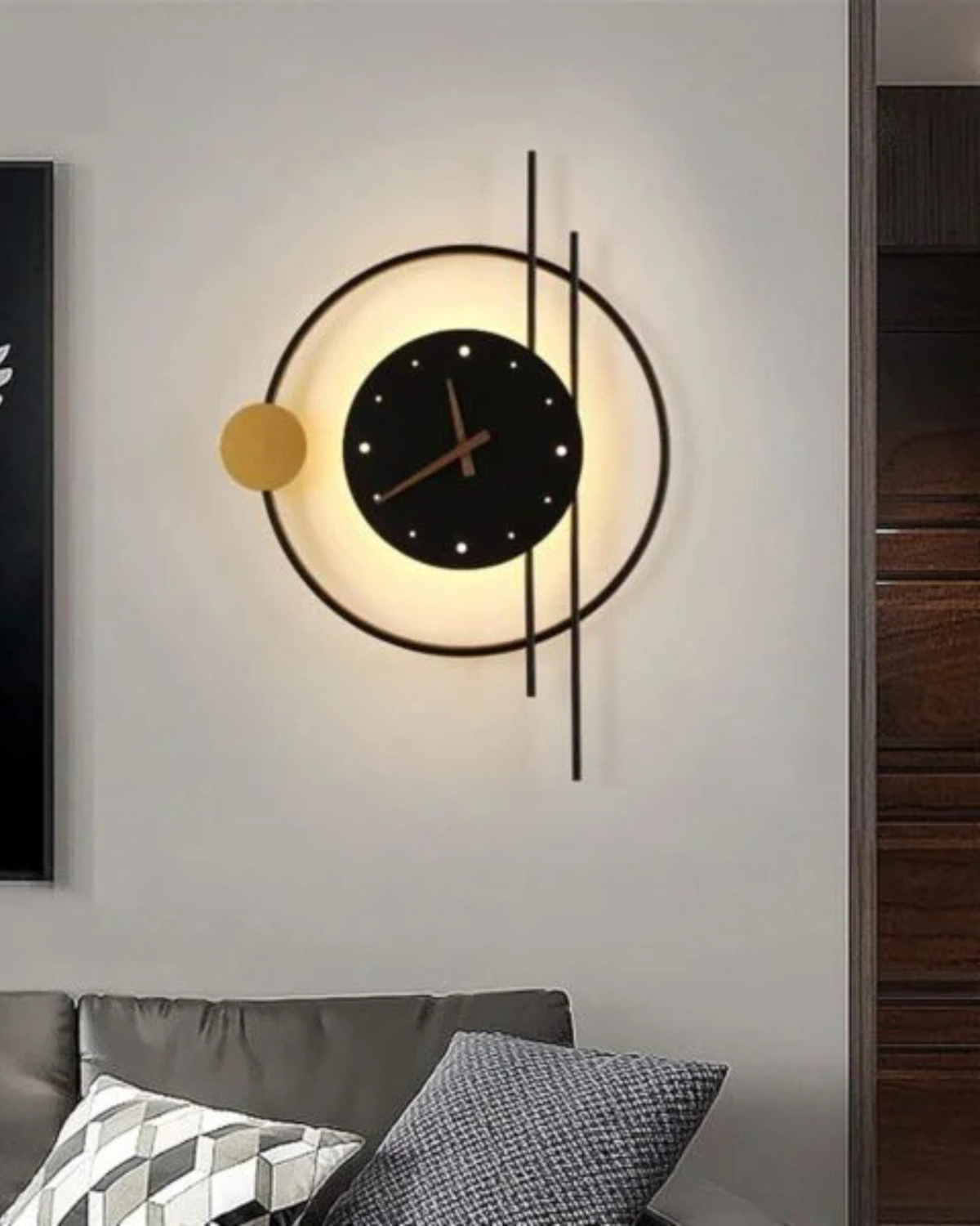 Éclipse Wandklok en Sfeerlamp – Minimalistisch Design in Goud of Zwart